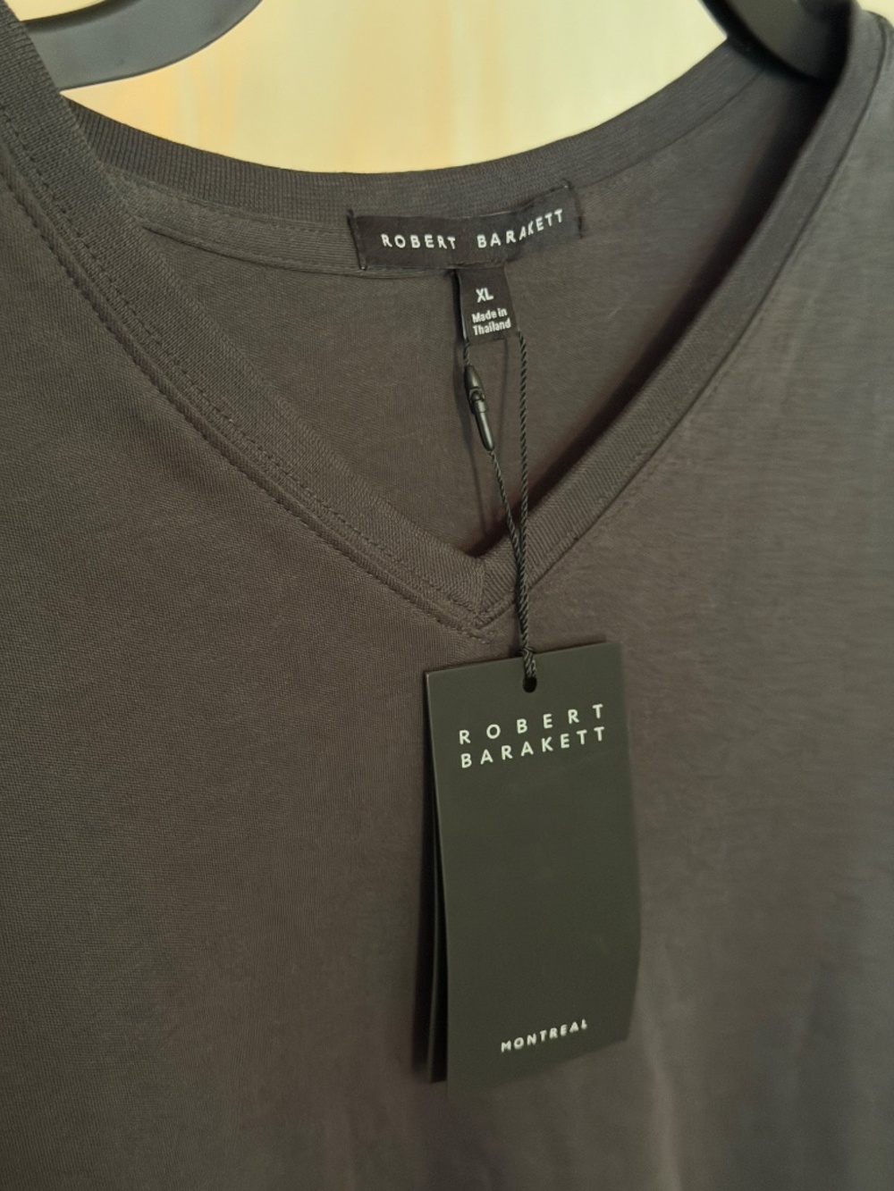 Robert Barakett Long Sleeve T - Picture 2 of 2